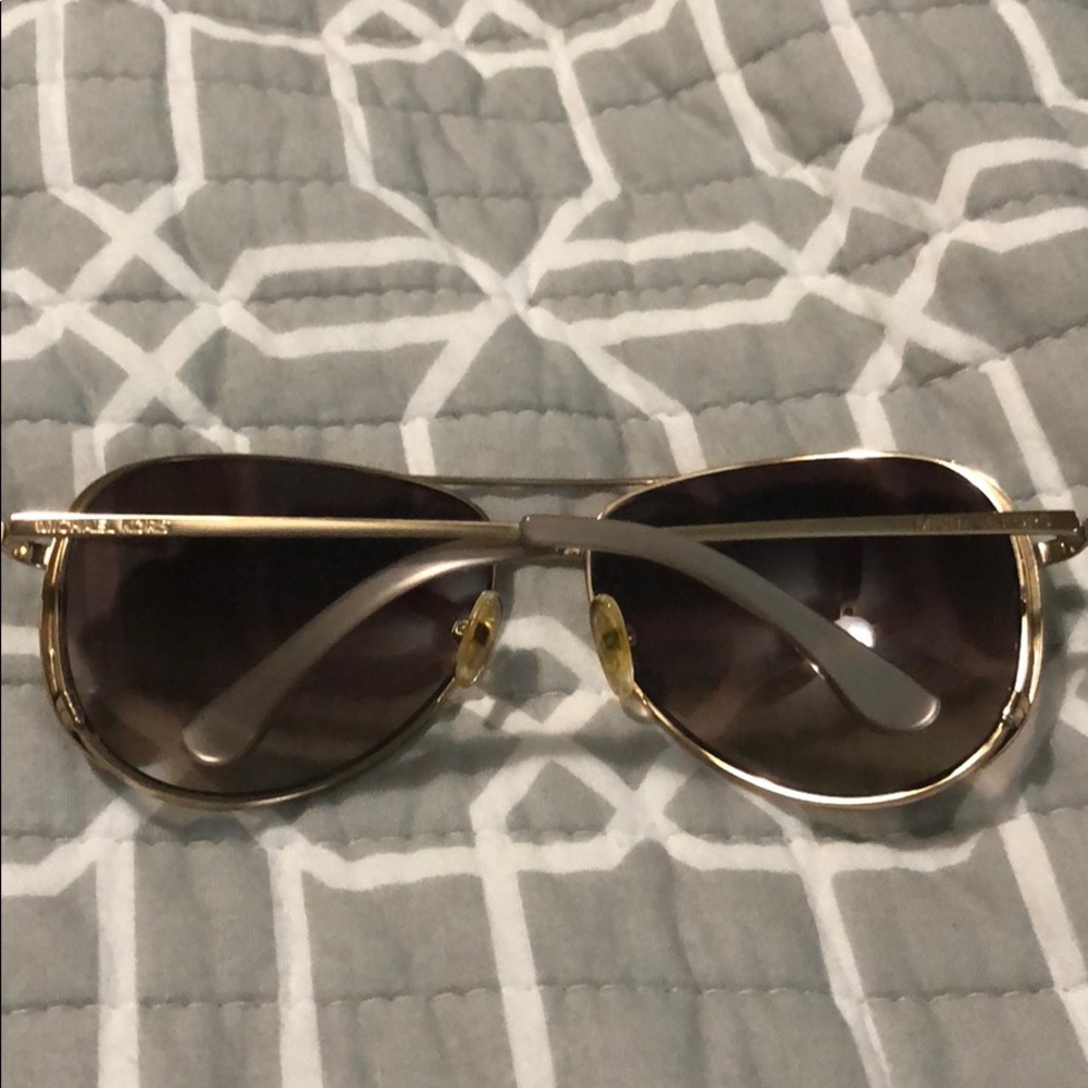 Authentic Michael Kors sunglasses - Picture 7 of 9